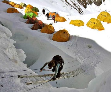 Mountains: Climging Ladder