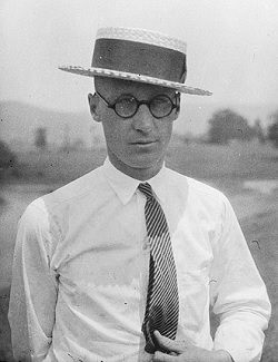 Donas Skoupsas, 1925